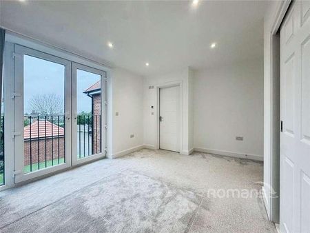 Shoppenhangers Road, Maidenhead, Berkshire, SL6 - Photo 5