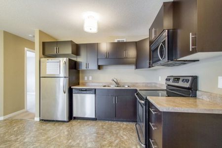 Stylish & Comfortable 2-Bedroom Home – Available Now! - Photo 4