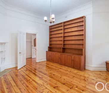 Open the Door to Timeless Elegance - Photo 3