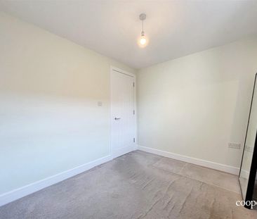 2 bedroom apartment - Photo 2