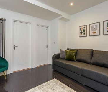 Beautiful new shared house in walking distance to QA Hospital Room 5 - Photo 2