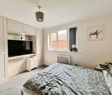 Conway Gardens, Grays, RM17 - Photo 4