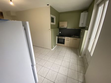 Location Appartement 2 pièces 62m² LE CREUSOT 71200 - Photo 3