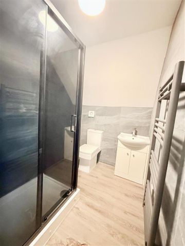 5 bedroom flat to rent - Photo 5