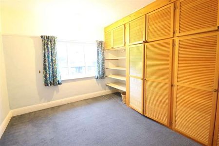 Grange Hill, Edgware, HA8 - Photo 3