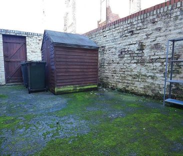 2 bedroom Flat To Let Total Size: 765 SQ FT - Photo 6