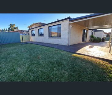 Modern & Spacious 4-Bedroom Family Home – Quiet Cul-de-Sac Location - Photo 3