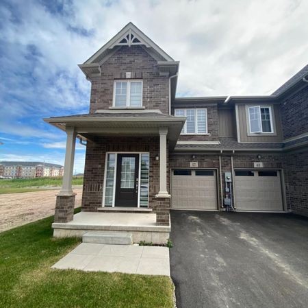 For Lease - 57 Sycamore Street, Welland, Ontario - Photo 2