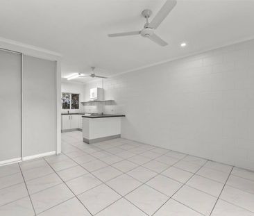 GROUND FLOOR - 2 BEDROOM UNIT - CLOSE TO CBD - Photo 2