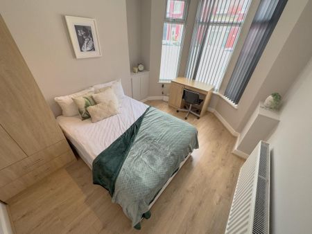 4 bedroom terraced house to rent - Photo 5