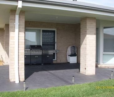 BEAUTIFUL AND SPACIOUS HOME!! - Photo 5