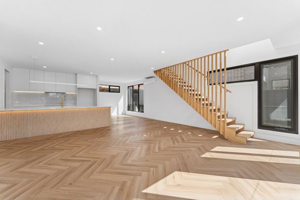 Refined Contemporary Living with Exceptional Finishes - Photo 1