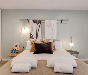 Carrer de Verdi, Barcelona, Catalonia 08012 - Photo 3