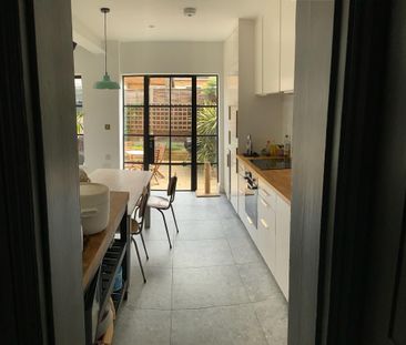 3 bedroom terraced house to rent - Photo 2