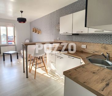 A LOUER STUDIO MEUBLE A L'ANNEE A GRANVILLE - Photo 2