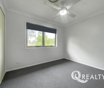 🏡 Low Maintenance Contemporary Home In Great Location - Photo 4