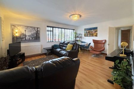 2 bedroom maisonette to rent - Photo 2