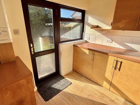 2 bedroom detached bungalow to rent - Photo 5