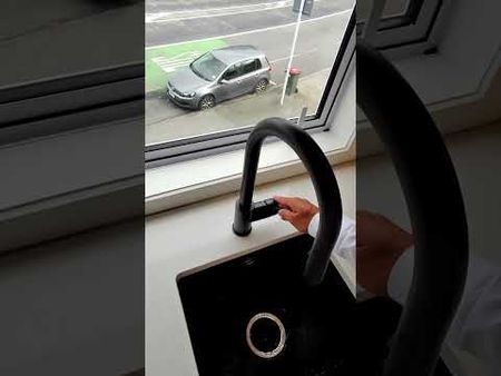 3 Bedroom Modern Living in Prime Location! - Photo 4