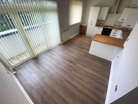 Bacara Court, 6-8 Charlton Dirve, Sale, Manchester, M33 2BJ - Photo 4