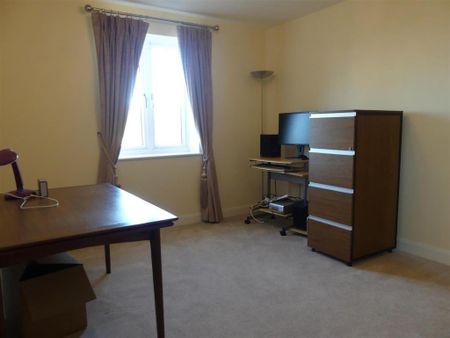 2 bedroom retirement property to rent - Photo 3