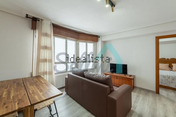 Alquiler de piso en Calle de la Independencia - Photo 1