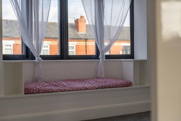 4 bedroom semi-detached house to rent - Photo 1