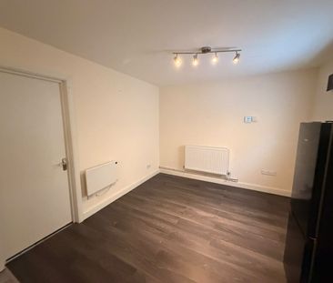 1 Bed Flat, Harpour Road, IG11 - Photo 6