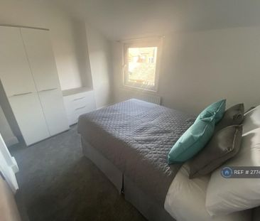 1 bedroom in a house share to rent - Photo 4