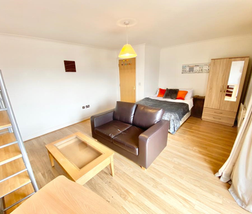 4 bedroom flat to rent - Photo 2