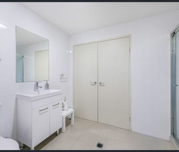 Modern 2 Bedroom Apartment with Resort Style Amenities - Photo 2