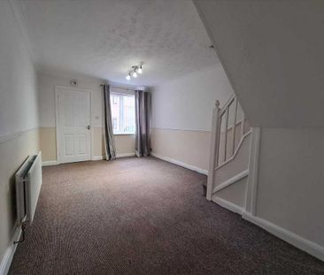 2 bedroom semi-detached house to rent - Photo 5