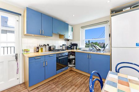 2 bedroom flat to rent - Photo 4