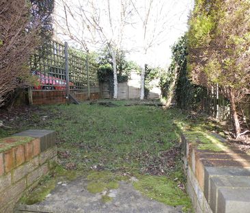 Flat to rent on - Photo 1