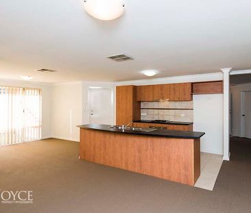 28 Diosma Way, Canning Vale WA 6155 - Photo 5