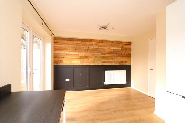 4 bedroom terraced house to rent - Photo 1