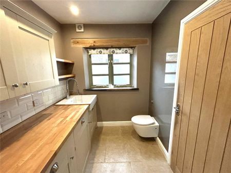 4 bedroom end of terrace house to rent - Photo 3