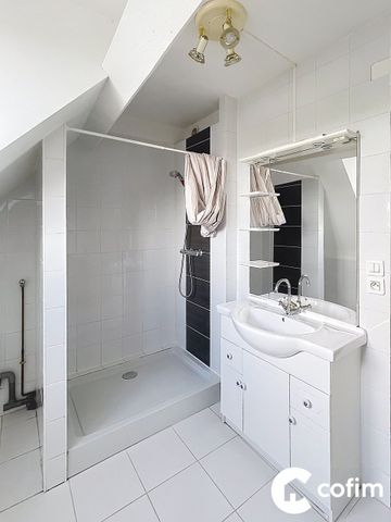 Location Appartement 3 pièces 68m² OLORON STE MARIE 64400 - Photo 3