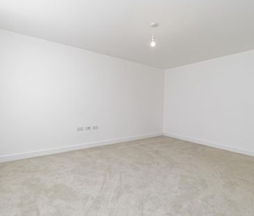 4 bedroom detached house to rent - Photo 4