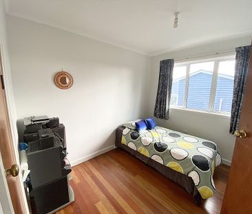 12 Norman Rd, Titirangi - Photo 1