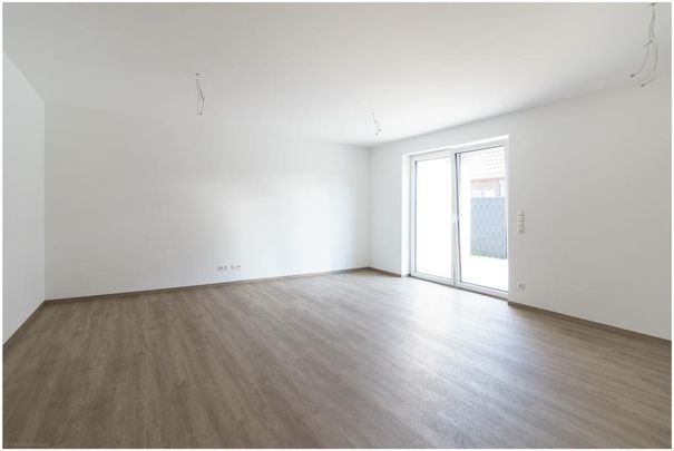 ***Exklusive Neubau-Wohnung - 4 ZKB - Reihenmittelhaus in Flachsmeer*** - Photo 1