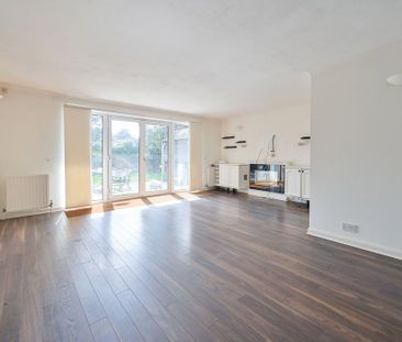 4 bedroom detached house to rent - Photo 2