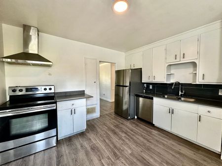 11134 116 Street - Photo 3