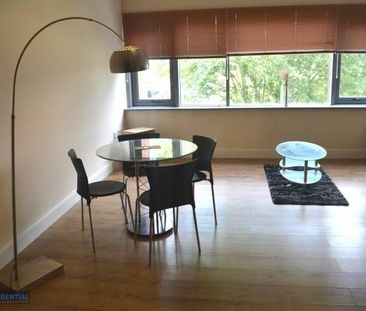 1 bedroom flat to rent - Photo 2