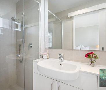 Views to Live For – North-Facing Riverside Apartment - Photo 4