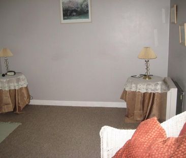 2 bedroom terraced house to rent - Photo 6