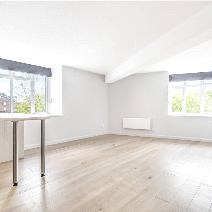 Queens Road, Weybridge, Surrey, KT13 9DL - Photo 1