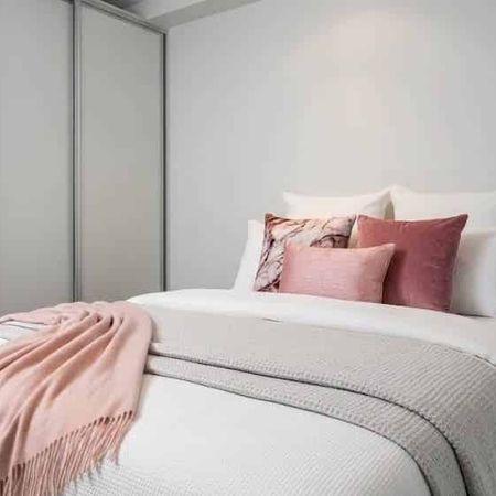 2 Beds 2 Bath in the Queens Residences - Photo 3