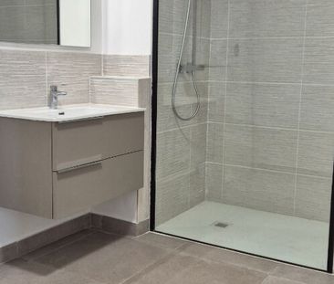 Appartement T3 - VILLENEUVE LES AVIGNON, - Photo 4