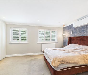 4 bedroom House in Bardeen Place, Bracknell - Photo 3